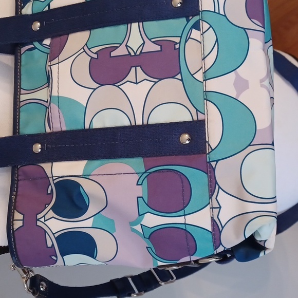 Coach Daisy Kyra Signature Scarf Print Tote Bag / Crossbody - Picture 2 of 16